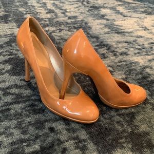STUART WEITZMAN Tan Patent Leather Pumps